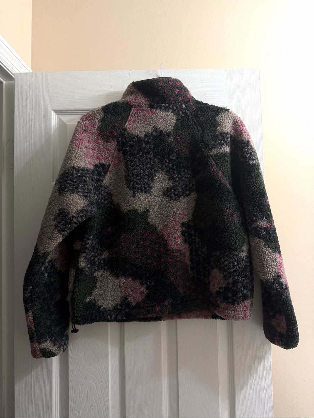 Women's Plush Sherpa Pullover Jacket in Green & Pink - Picture 4 of 4